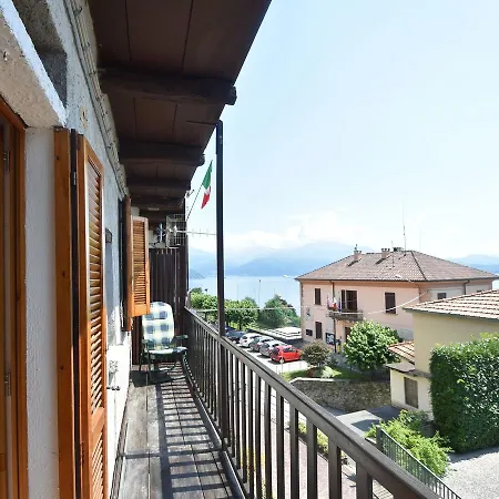 Quaint Holiday Home In Oggebbio With Balcony Casa de Férias
